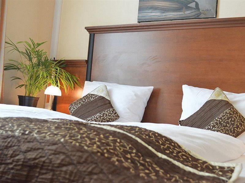 City Hotel West Frankfurt am Main Luaran gambar
