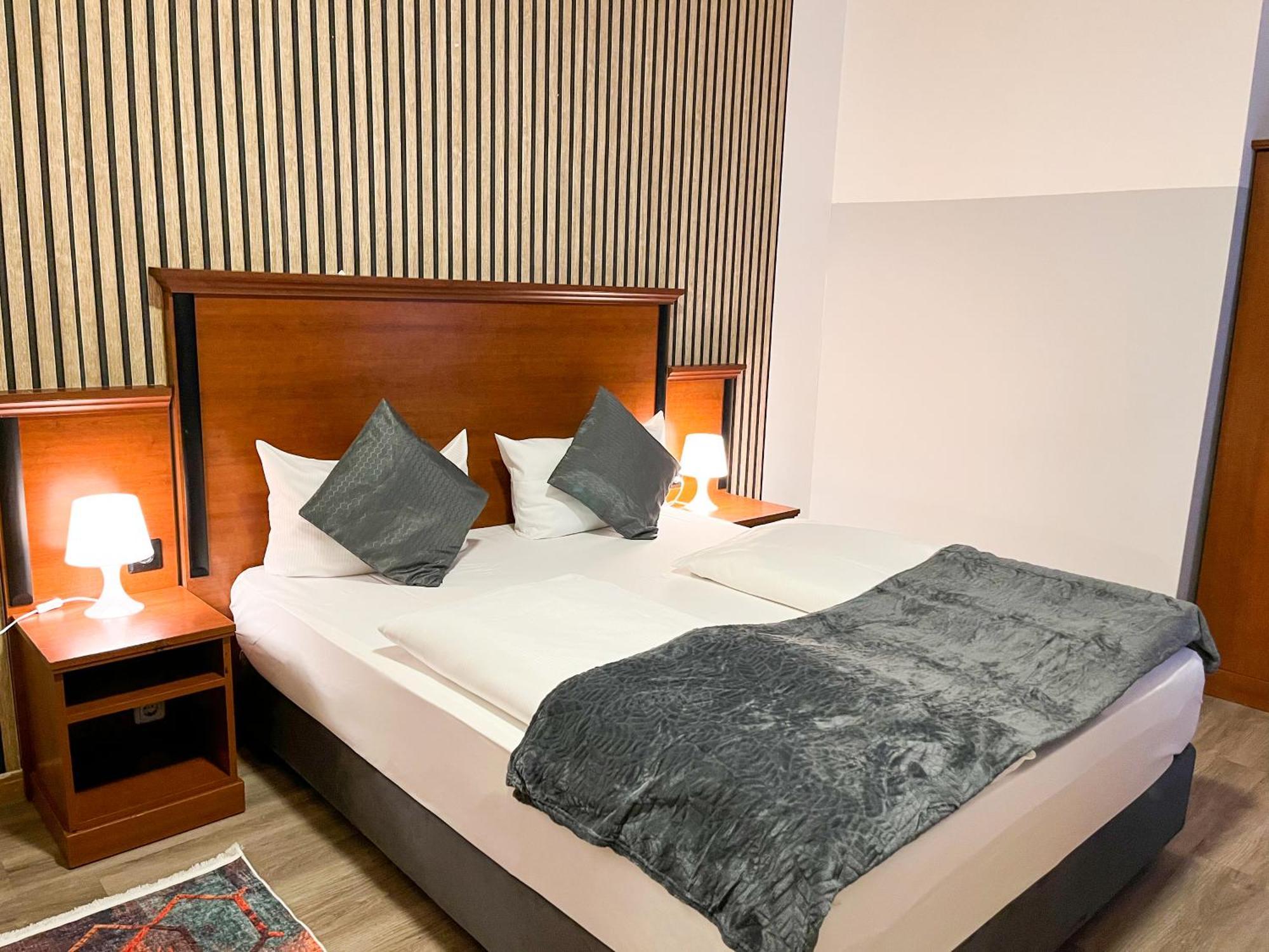 City Hotel West Frankfurt am Main Luaran gambar