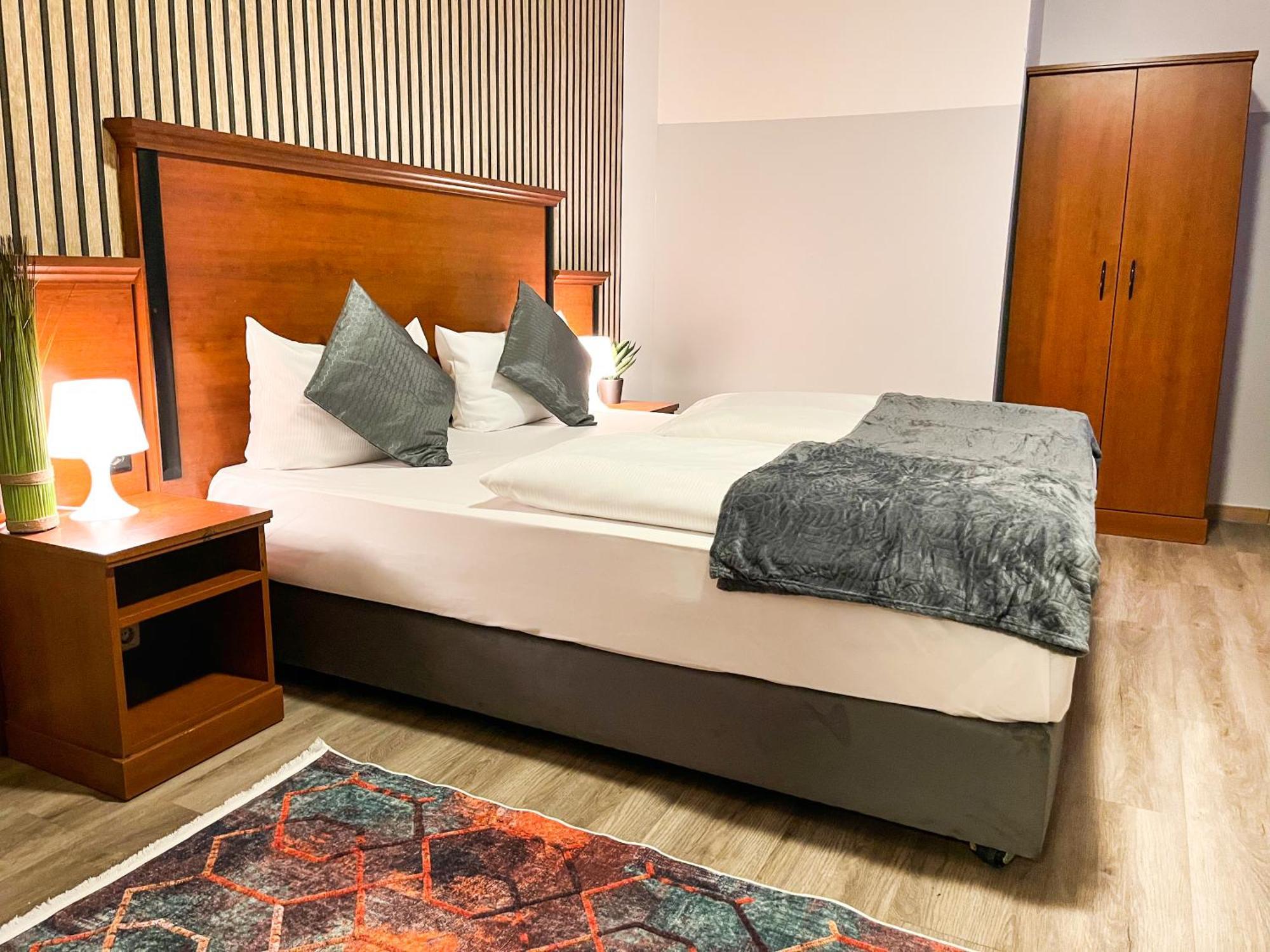 City Hotel West Frankfurt am Main Luaran gambar