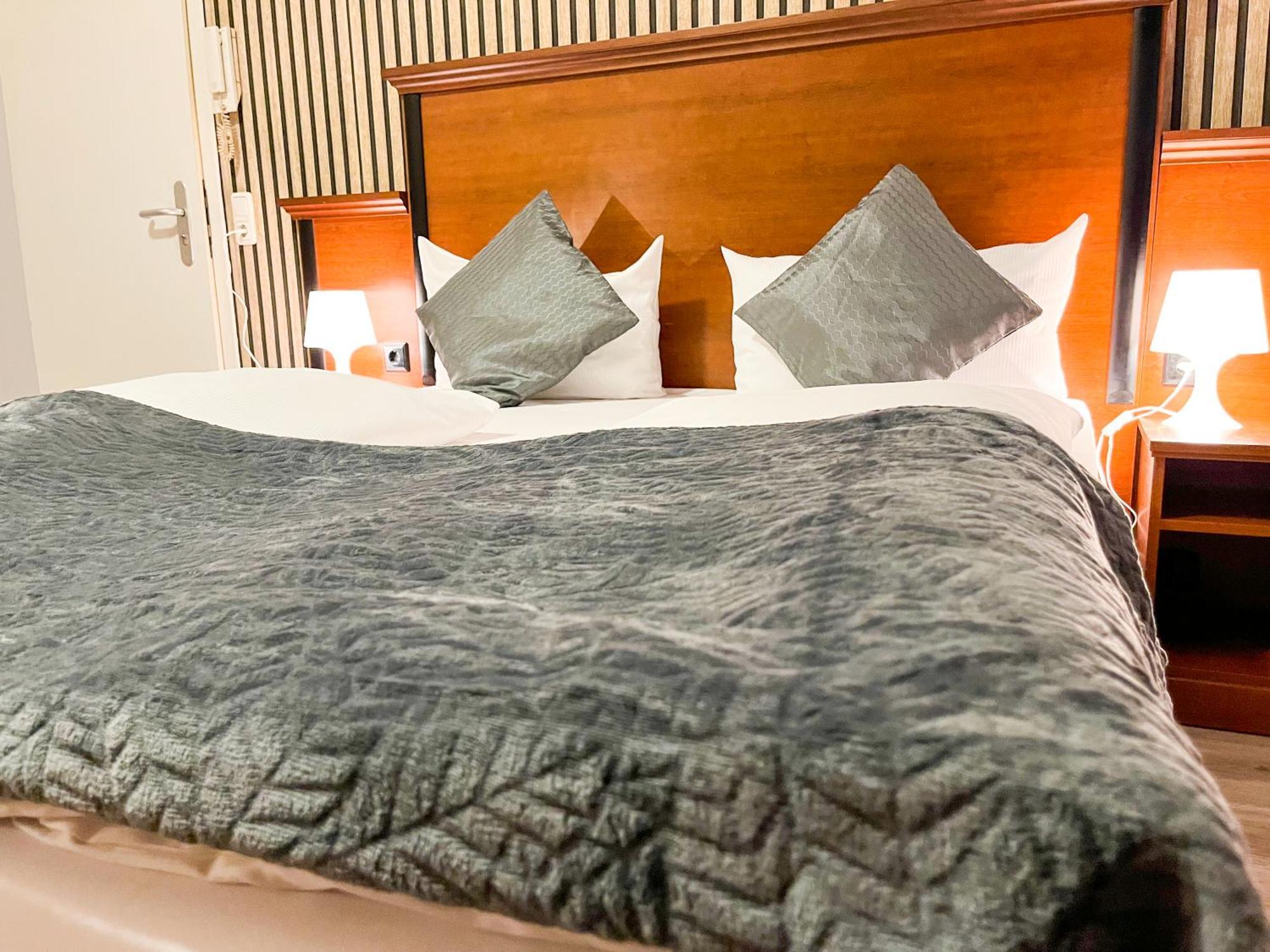 City Hotel West Frankfurt am Main Luaran gambar