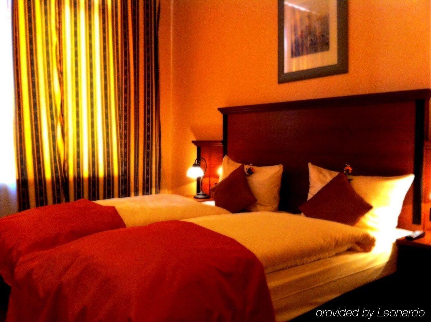 City Hotel West Frankfurt am Main Bilik gambar