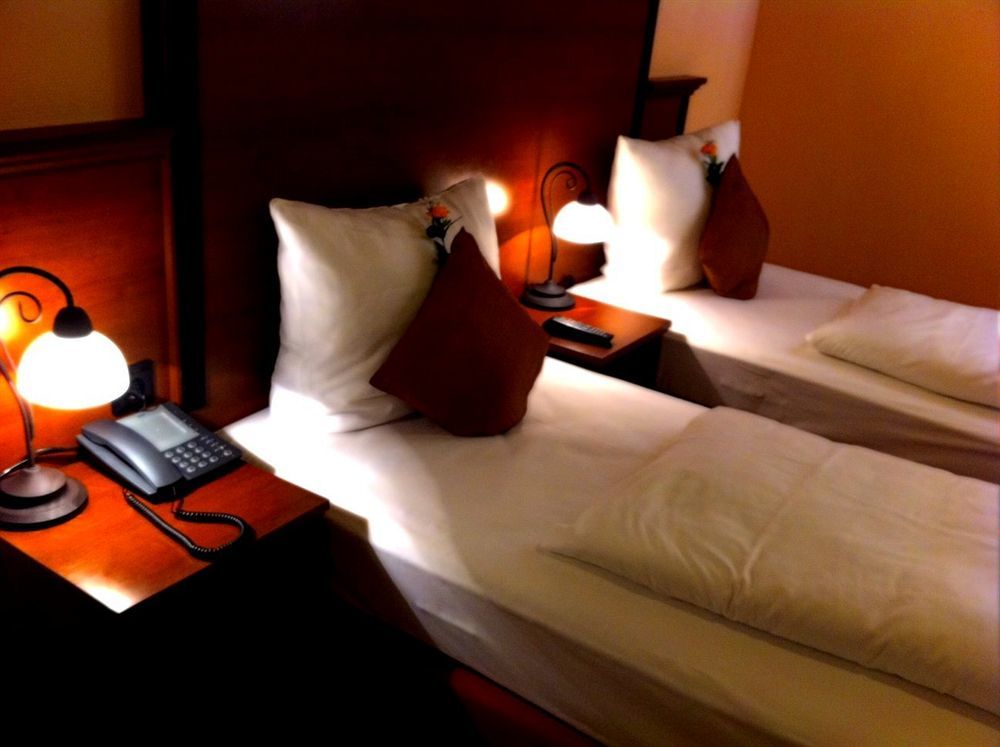 City Hotel West Frankfurt am Main Luaran gambar