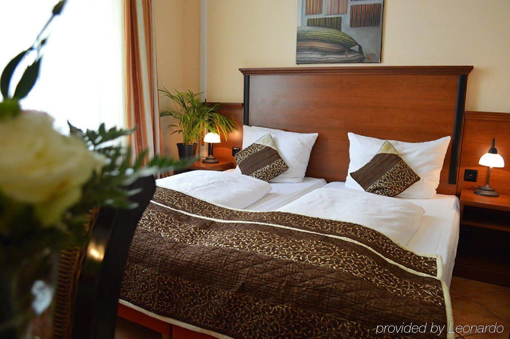 City Hotel West Frankfurt am Main Luaran gambar