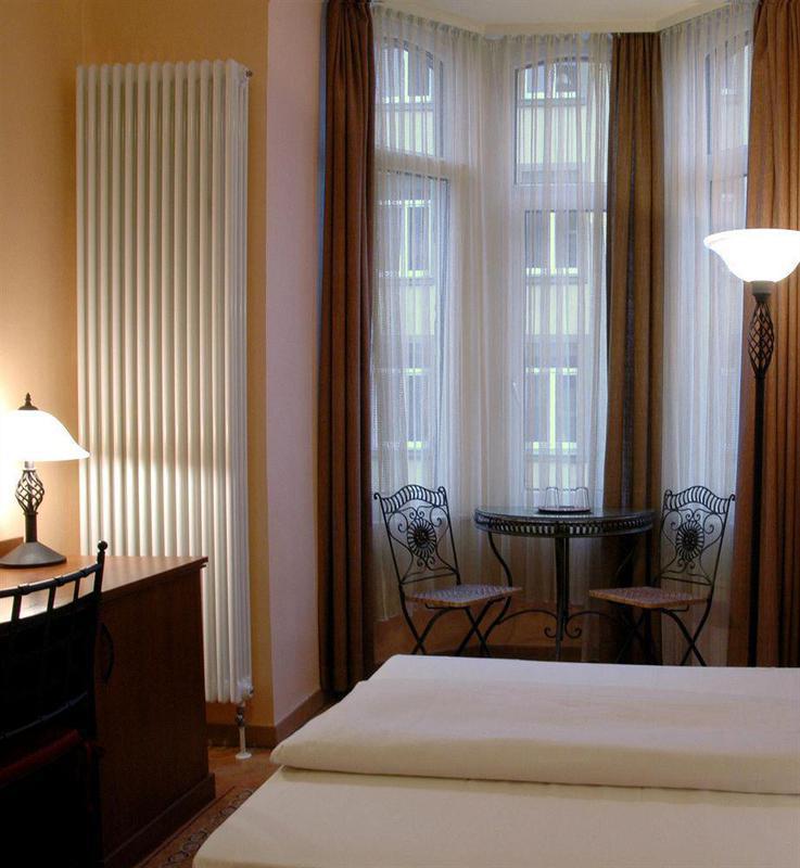 City Hotel West Frankfurt am Main Bilik gambar